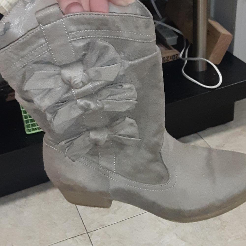Kenzie girl boots
